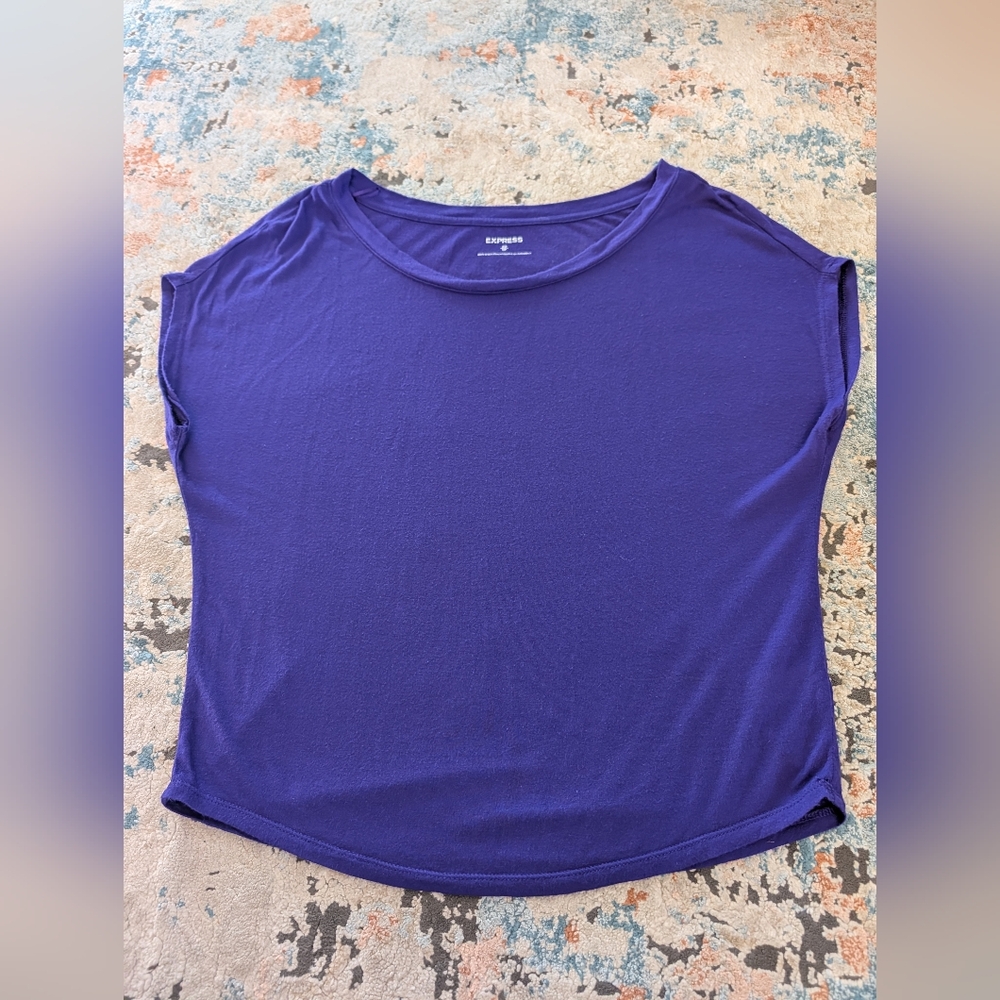 Express Women's Short Sleeve Tee in Deep Purple